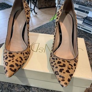 Joan& David pumps